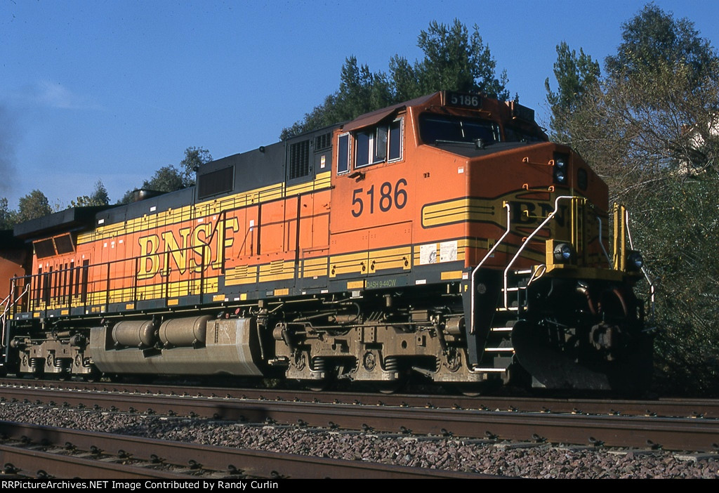 BNSF 5186